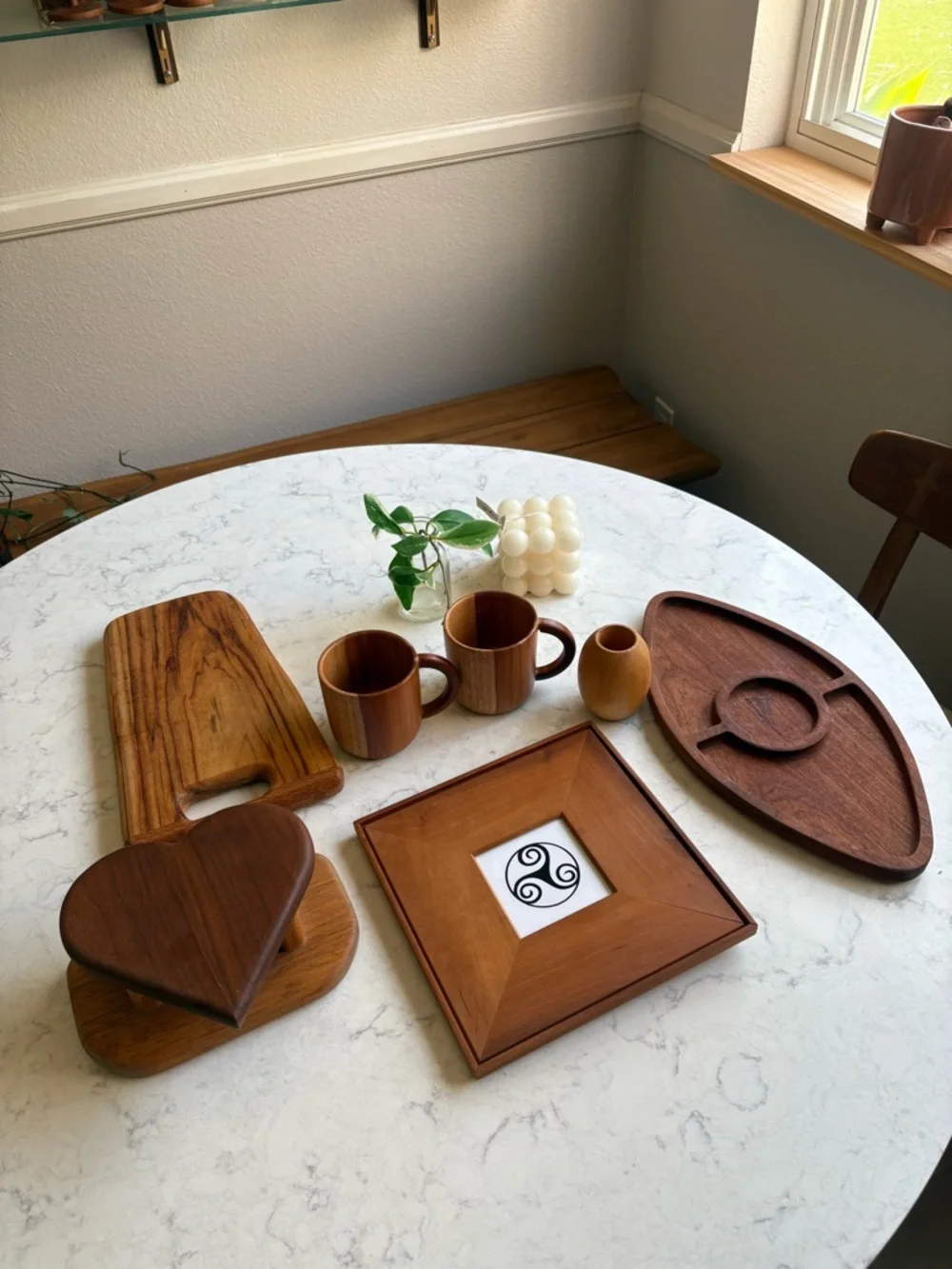 Vintage Mid Century Kitchen Serving Decor Lot Natural Wooden Mugs Trays & Boards